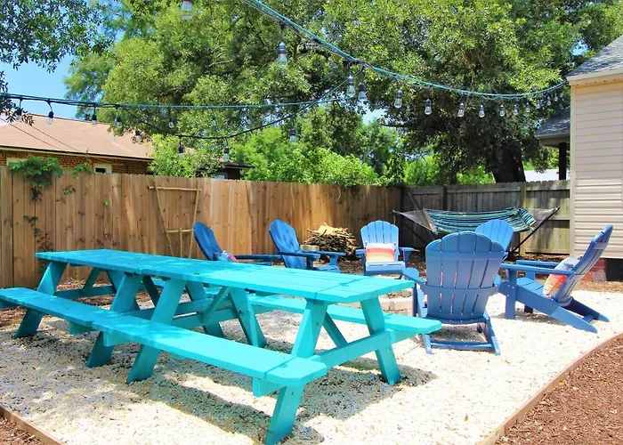 Holiday home Beachy For Family Fun! Walk To Beach!