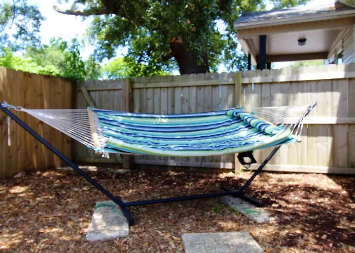 Holiday home Beachy For Family Fun! Walk To Beach! *