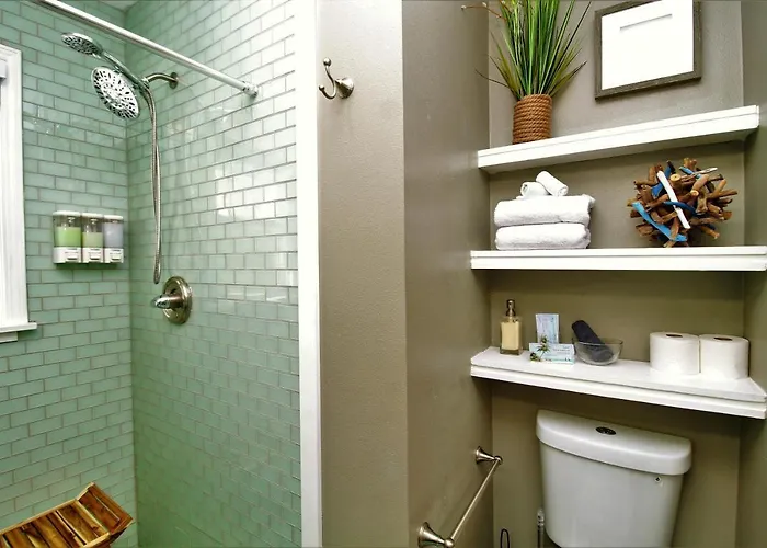 Holiday home Beachy For Family Fun! Walk To Beach! Pensacola