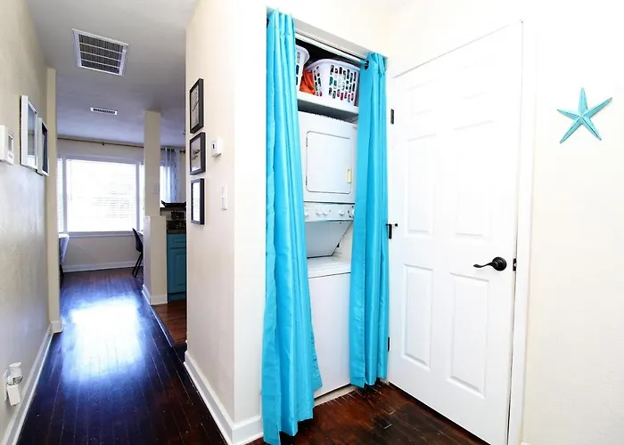 Beachy For Family Fun! Walk To Beach! * Pensacola